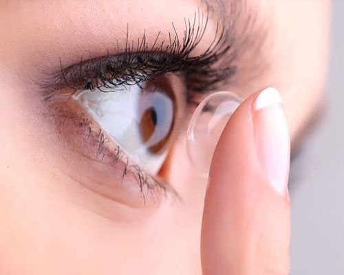 5-Crucial-tips-you-should-be-following-if-you-wear-contact-lenses